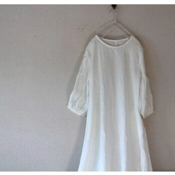 ふんわりギャザー裾ワンピースFRENCHLINEN100%　Off-whiteの画像
