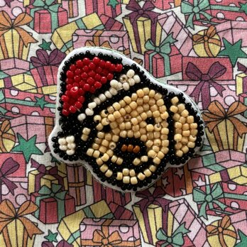 ビーズ刺繍のブローチ☆ワン！タクロース（レトリバー）の画像