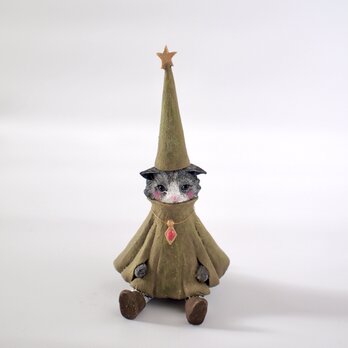 とんがり帽子の猫 - 塑像の画像