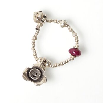 -flower charm・Ruby- silver beads-ringの画像