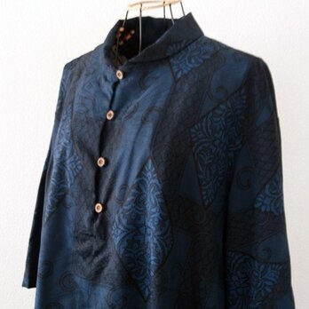着物リメイク：大島風柄の紺色シャツワンピースの画像
