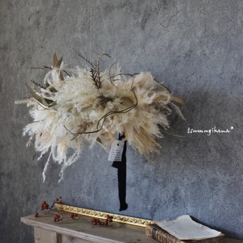 wreath「swan」№７　　パンパスグラスと雲竜柳のフライングリース№７　　　ドライフラワーリース　　フライングリースの画像