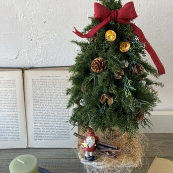 【送料500円でお届け】ナチュラルなクリスマスツリー〜妖精サンタの物語A〜の画像