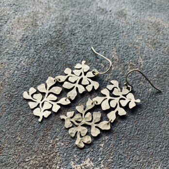 Swaying Leaves Earringsの画像