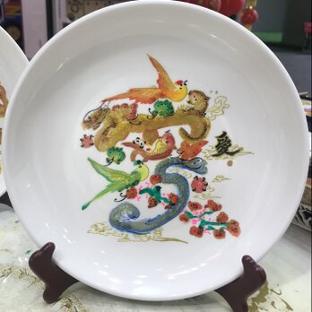 皿　陶瓷に開運風水花文字を手書き、好きな文字を書きます。横浜中華街　風水美術品の画像