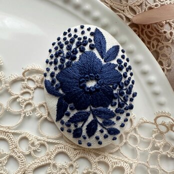 【刺繍キット】青花の刺繍ブローチの画像