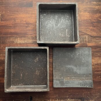 二段重箱　黒釉&黒泥彩　凹紋　15㎝　kakuの画像