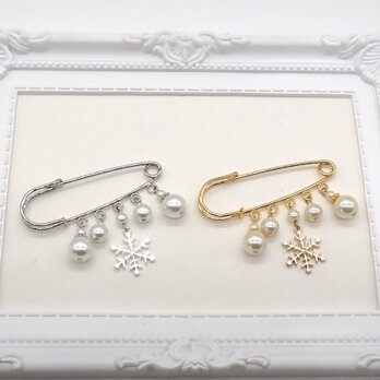 雪とパールのブローチ①