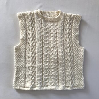 ウール100%   アラン模様のベスト　棒編み　編物　毛糸　M-Lサイズの画像