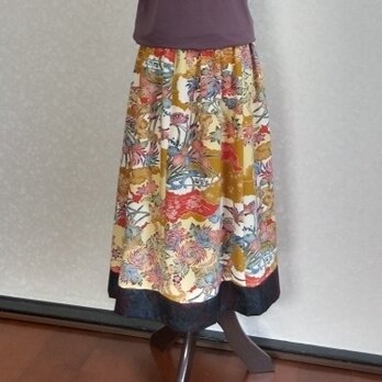 着物リメイク♪　スヌード付：８０ｃｍ丈　上質な正絹型染の華やかなスカート（裏地付き）の画像