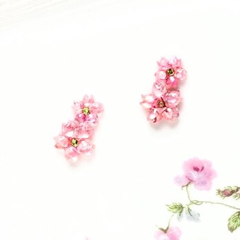 ピンク螺鈿の花のピアスイヤリング1819の画像