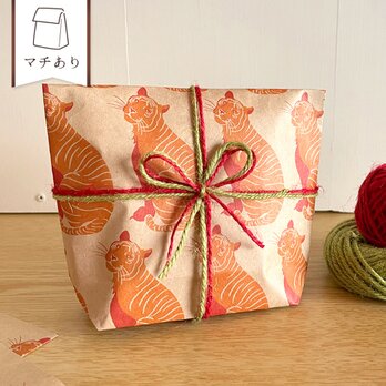 虎のギフトバッグ〈5枚入〉マチあり紙袋 ペーパーバッグ ラッピング袋 動物 おしゃれ トラ クリスマス バレンタインの画像