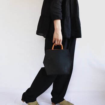 vivid hand bagの画像