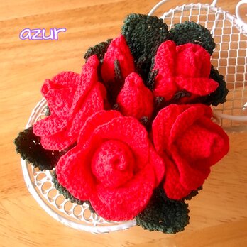 薔薇３輪とつぼみのコサージュ　赤の画像