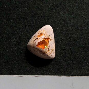 カンテラオパール[138] 13x13mm 4.1Cts　天然石 ／ ルース ／カボションの画像