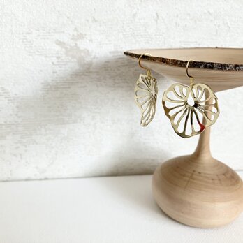 【受注生産】蓮の葉ピアス　大ぶり | 真鍮・サージカルステンレス