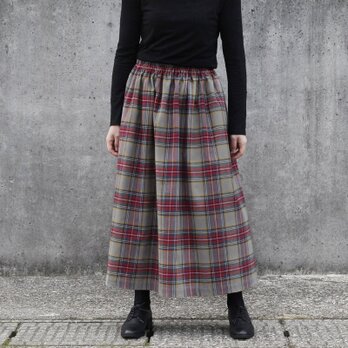 上品で大人な色合い タータンチェック ギャザースカート（ グレー × ローズレッド ）グレー 灰色 起毛の画像