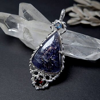 ～月下の湖～　アイオライトサンストーンのデザインペンダント　一点物