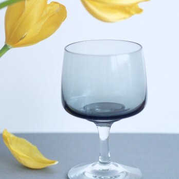 【Vintage】デンマーク ブルーグレーのカクテルグラス（white wine）の画像
