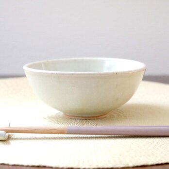 白陶土と藁灰釉の茶碗 ＊ １の画像