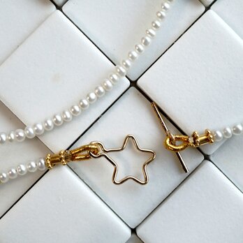 星を添えた小粒パールのネックレスの画像