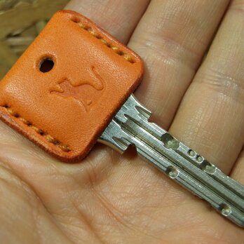 猫刻印のキーカバー　オレンジ