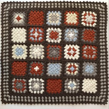 ウール100%   85cmx85cm   かぎ針編みのミニブランケット　ブランケット　毛糸　膝掛け　編み物の画像