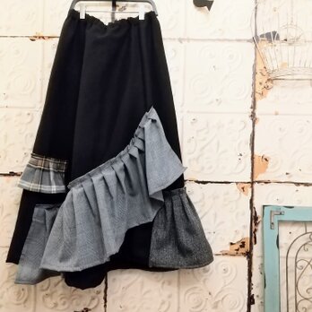 ウールプリーツフリルのスカートの画像