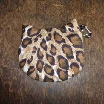 ジャガー柄のミニ猫耳ポーチ（リールキーホルダー付）の画像