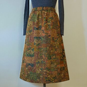 着物リメイク　正絹のセミフレアスカート　色紙に椿の画像