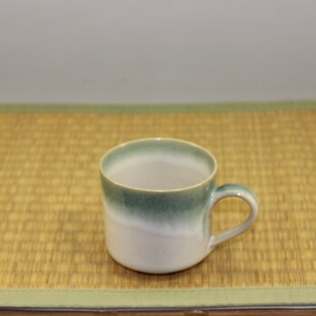 緑釉のマグカップの画像