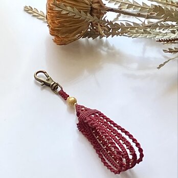 yumri ⌘ macrame  マクラメレース　4連ストラップ［10cm］レッド0.5の画像