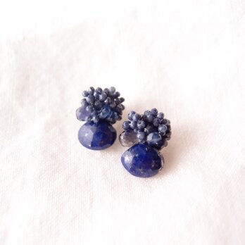 【天然石刺繍／ピアス】Lapis Lazuli × Blue Sapphire × Iolite Earringsの画像