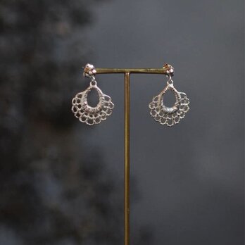 Doily / earrings - SILVERの画像