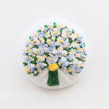 刺繍ブローチ ブルーの小花の花束の画像
