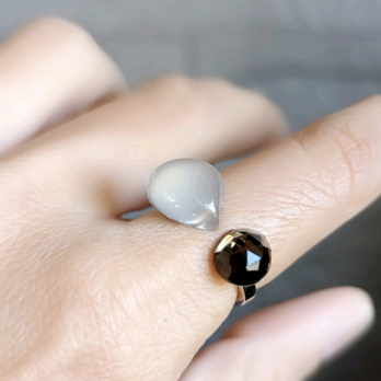 嬉しSurprise ⁈ Happiness 天然石スモーキークォーツ＆グレーオニキスフォークリング