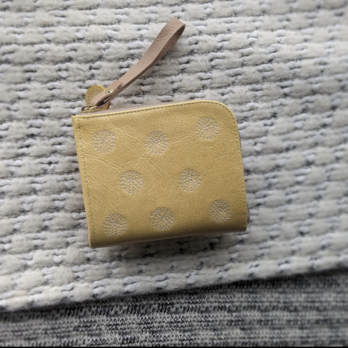 刺繍革財布『SHABON』ツヤ黄色（ヤギ革）☆二つ折りミニ財布☆の画像
