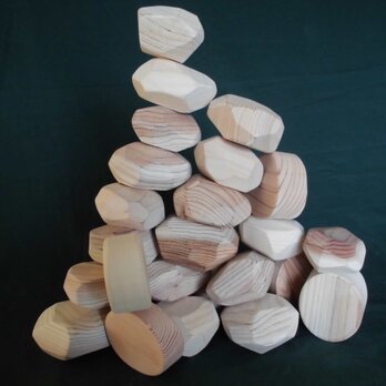 「すくすく＊木製の積み木」ー2５個入りー知育玩具推進グループ。の画像