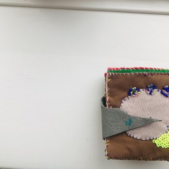 財布　布財布　ハンドメイド　手縫い　刺繍　パッチワーク　二つ折り　1917の画像