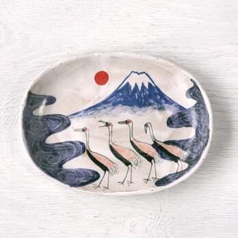 青富士と群鶴図・木版画調の色絵オーバルプレート（ピンクの鶴）の画像