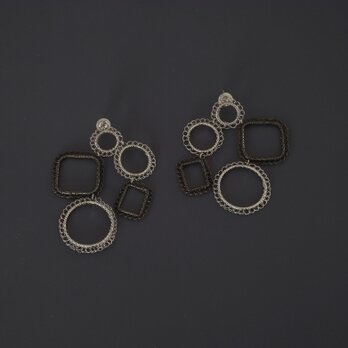 ○□ Earringsの画像
