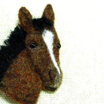子馬のブローチ　”トレードマークは流星”の画像