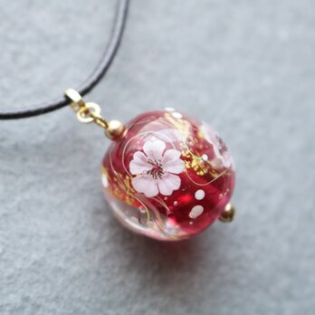 ＊期間限定SALE＊とんぼ玉ガラスペンダント桜(金赤）