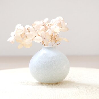 白い結晶釉のふっくら一輪挿しの画像