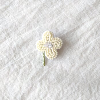 “Uさまご依頼品”小花　生成り色　ブローチの画像