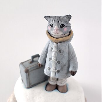 猫の塑像 - 冬の旅の画像