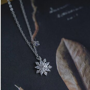 雪の結晶のネックレス シルバー　3段調節仕様 単品の画像
