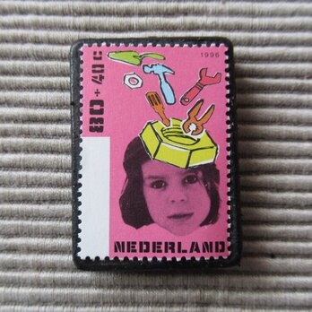 オランダ　切手ブローチ　9224の画像