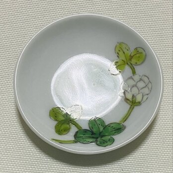 手塩皿　　花散らし　白詰草の画像