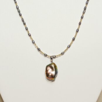 本真珠（淡水パール）のネックレス（バロック、アジャスター、カラフル、6月の誕生石）の画像